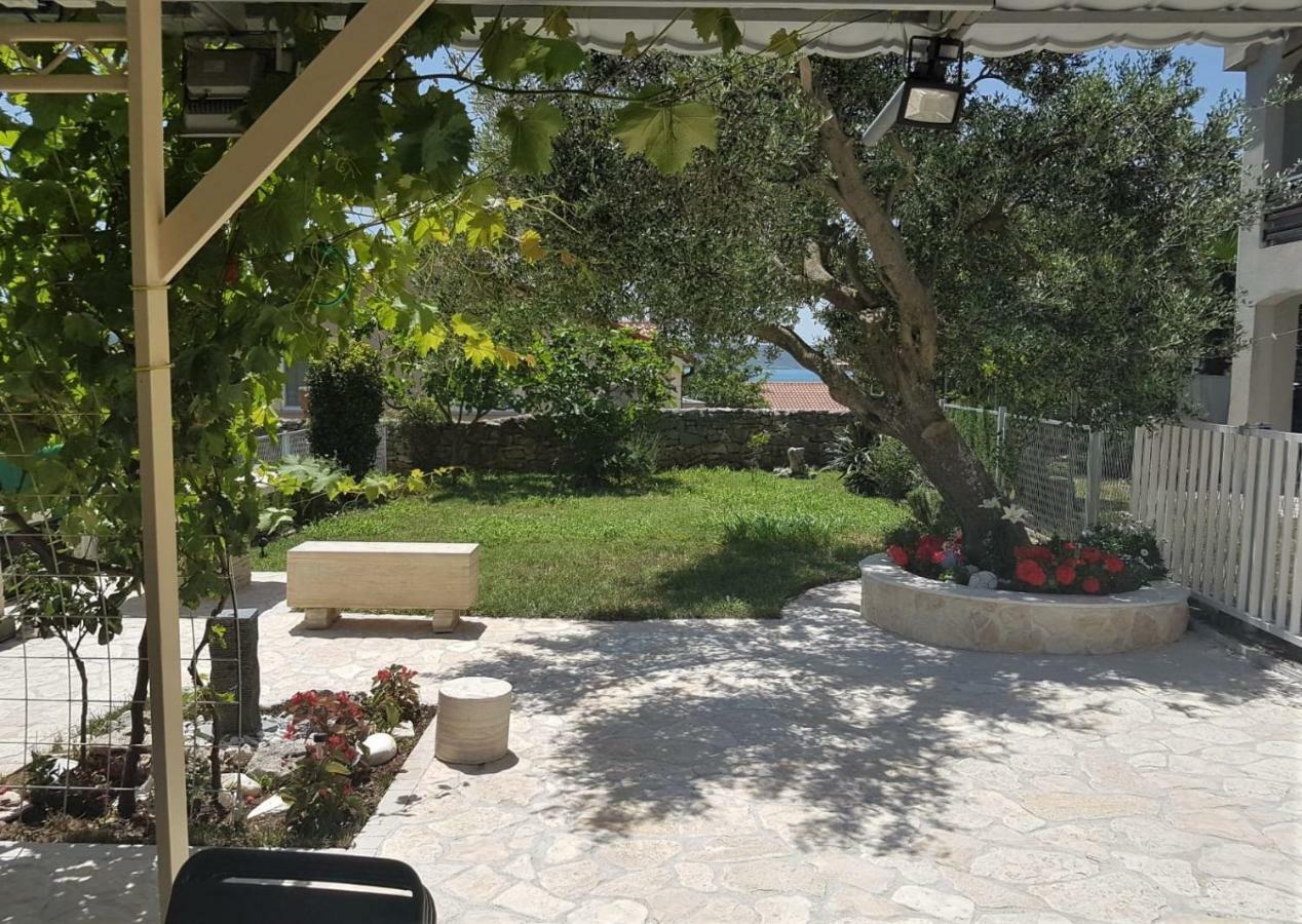 Apartment Maslenica, Near Zadar Εξωτερικό φωτογραφία
